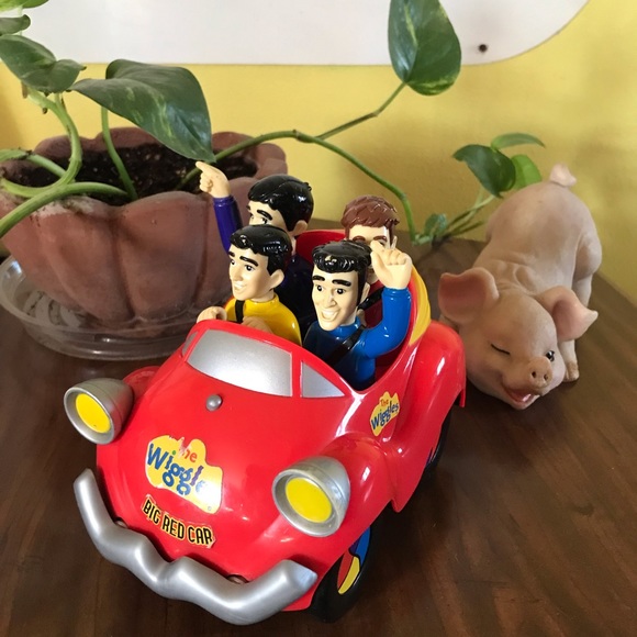 The Wiggles Toot Toot Chuga Chuga Big Red Car with characters - Picture 2 of 11